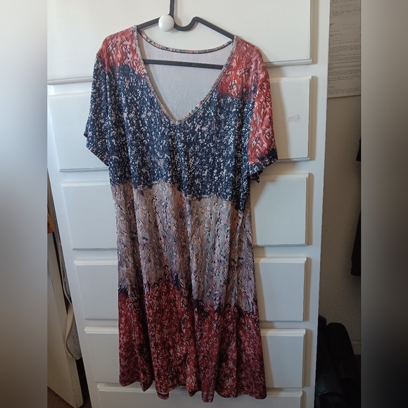 Dresses & Skirts - V-Neck dress bust 23"